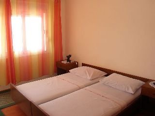 Room
Room
di Mirjana