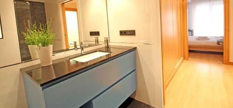 Room
Room
di Apartamentos Easo