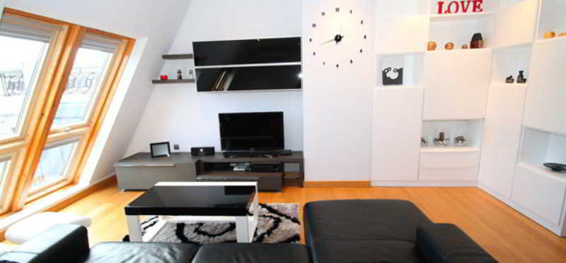 Room
Room
di Apartamentos Easo