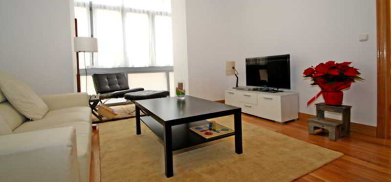 Room
Room
di Apartamentos Easo