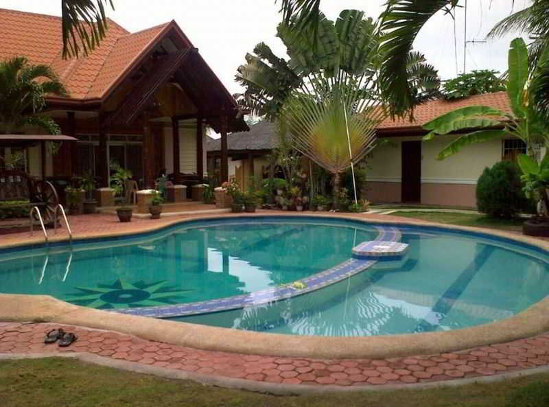 Pool
Pool
di Dumaguete Springs Beach Resort