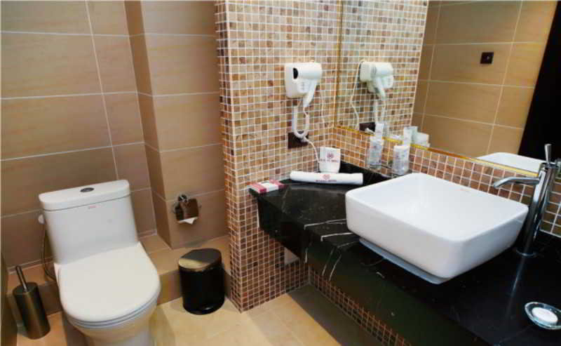 Room
Room
di Manhattan Astana