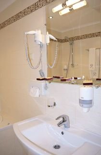 Room
Room
di Reikartz Kirovograd