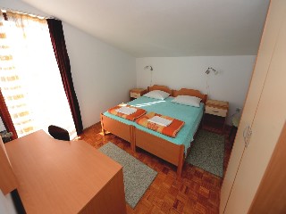 Room
Room
di Andjelko