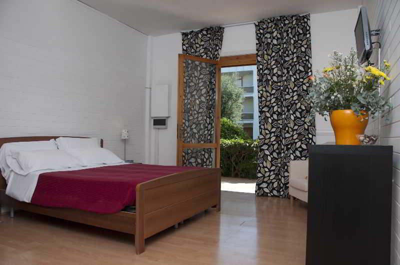 Room
Room
di Poggio delle Ginestre Hotel Residence