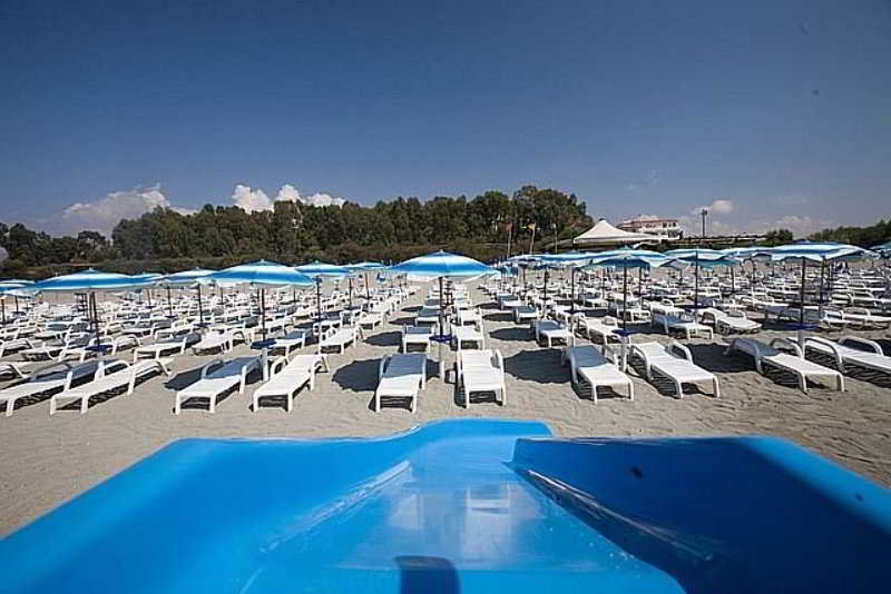 Beach
Beach
di Stella Marina