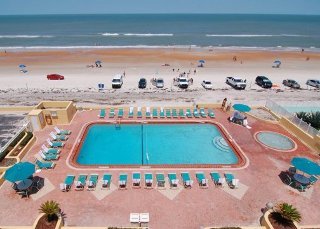 Pool
 di Comfort Inn & Suites Oceanfront