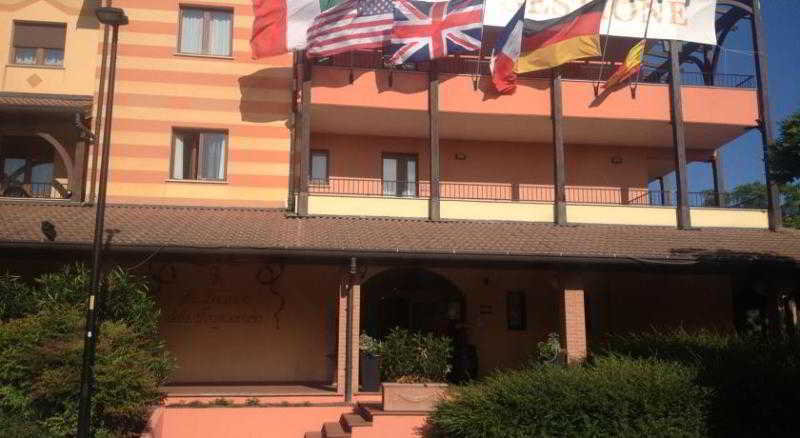 General view
General view
di Locanda Della Francia Corta Hotel & Wine