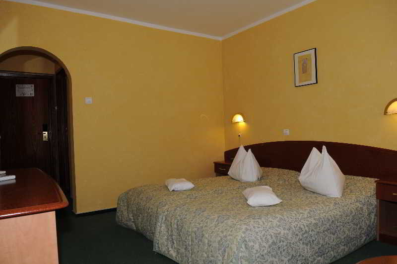 Room
Room
di Silva Busteni