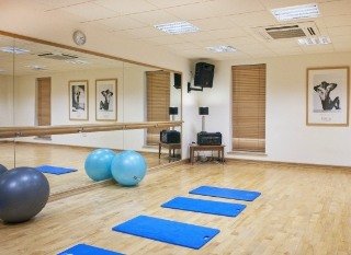 Sports and Entertainment
Sports and Entertainment
di Alexandra House