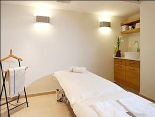 Sports and Entertainment
Sports and Entertainment
di West Boutique Ashdod