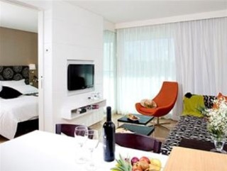 Room
Room
di West Boutique Ashdod