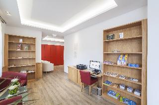 Sports and Entertainment
Sports and Entertainment
di Alpine Club