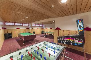 Sports and Entertainment
Sports and Entertainment
di Alpine Club