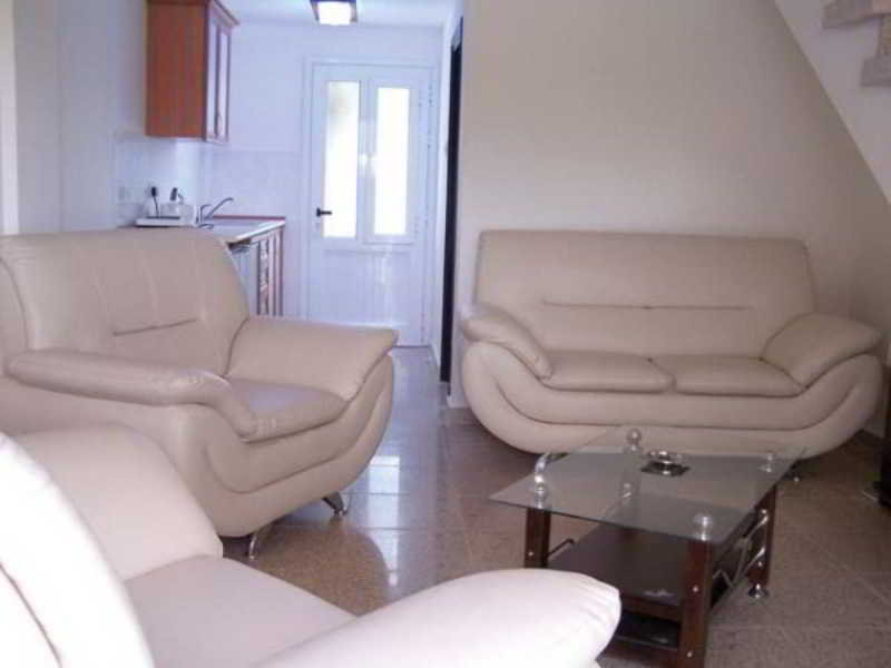 Room
Room
di Moonrose Holiday Village