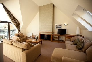 Room
Room
di The Kenmore Club