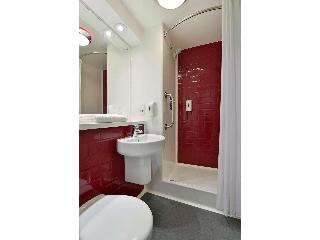 Room
Room
di Travelodge Birmingham Central Bull Ring
