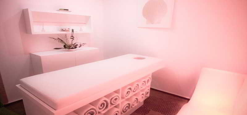 Sports and Entertainment
Sports and Entertainment
di Melodia Hotel