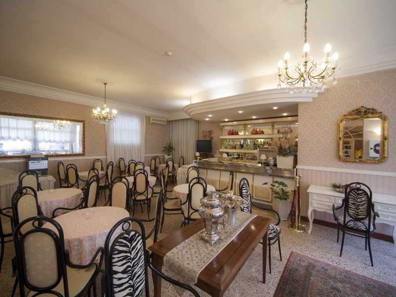 Bar
Bar
di Aquila D'Oro Hotel