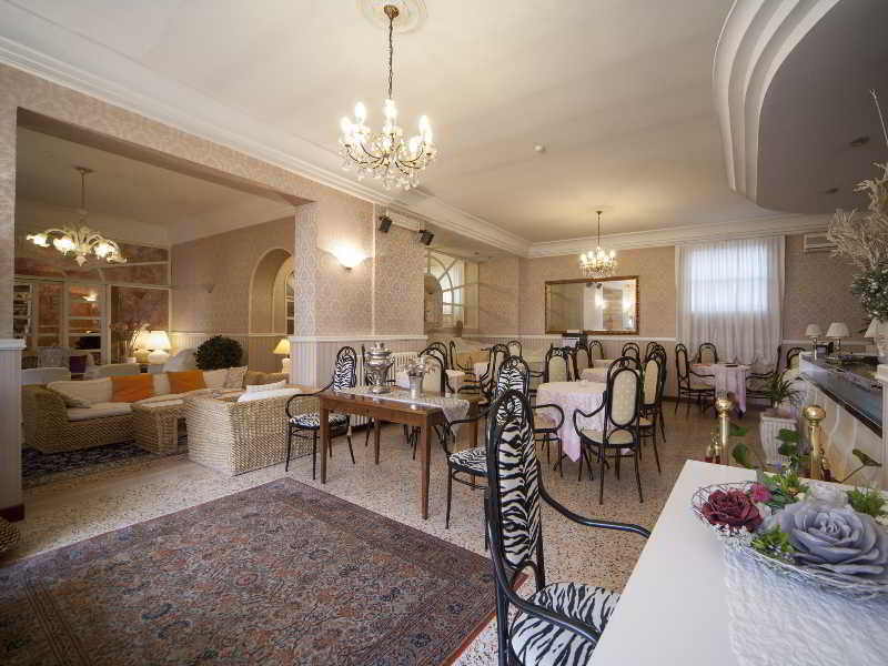 Lobby
Lobby
di Aquila D'Oro Hotel