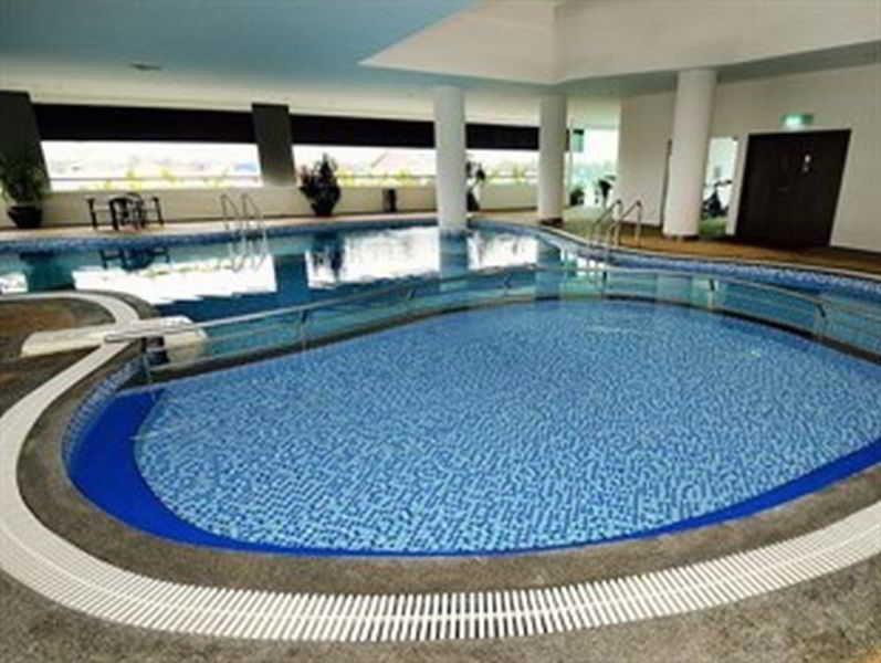 Pool
 di Holiday Villa & Suites Kota Bharu