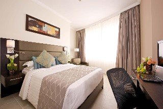 Room
Room
di The Royal Riviera