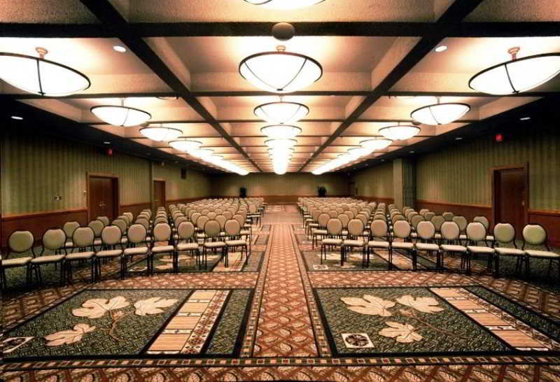 Conferences
 di Coast Edmonton Plaza Hotel
