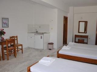 General view
General view
di Vlycha Beach Apartments & Studios