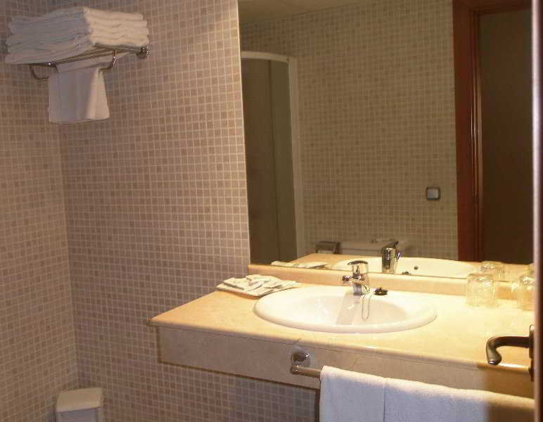 Room
Room
di Torre Monreal Hotel y Apartamentos