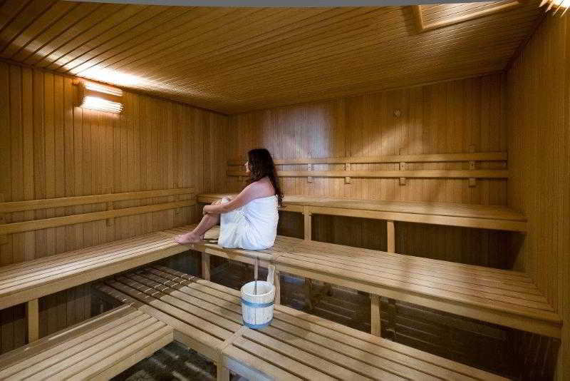 Sports and Entertainment
Sports and Entertainment
di Terme Marine Leopoldo II