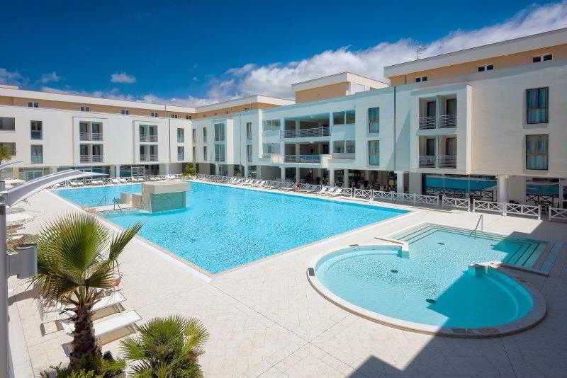 Sports and Entertainment
Sports and Entertainment
di Terme Marine Leopoldo II