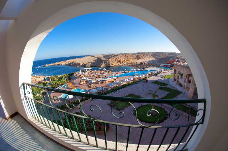 Sports and Entertainment
Sports and Entertainment
di AL Nabila Grand Makadi