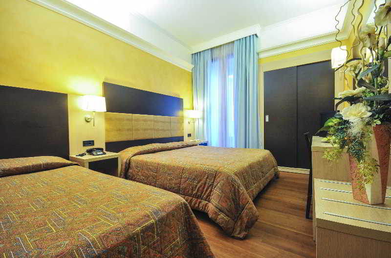 Room
Room
di Hotel Enrichetta