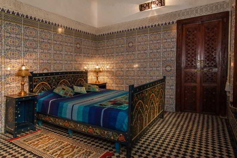 Room
Room
di Riad Razane