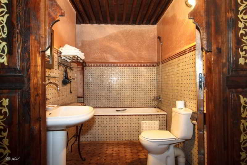 Room
Room
di Riad Razane