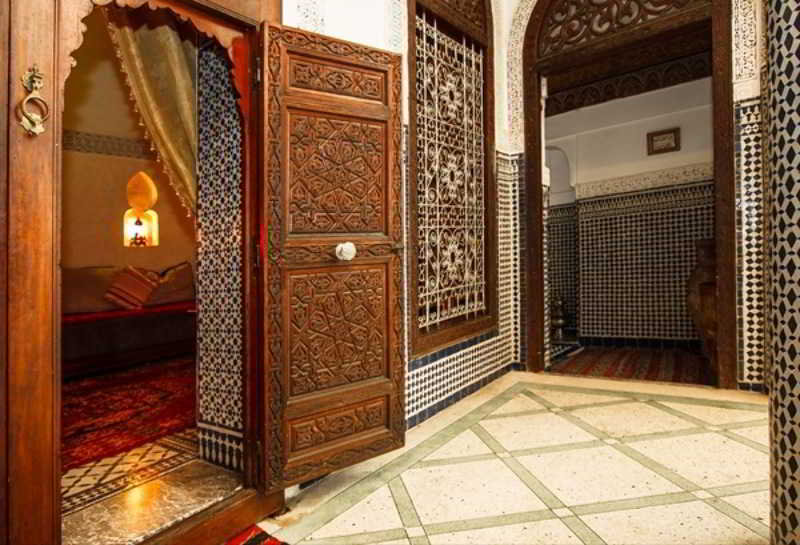 Room
Room
di Riad Razane