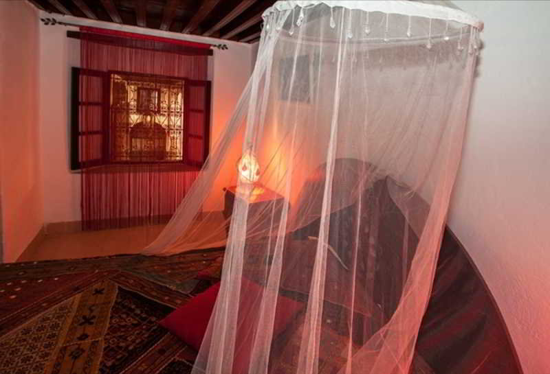 Room
Room
di Riad Razane