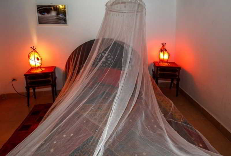 Room
Room
di Riad Razane