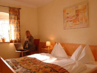 Room
Room
di Hotel-Restaurant Kaiserhof***