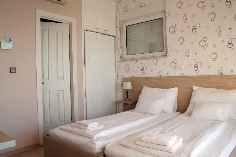 Room
Room
di Apartments Johnny