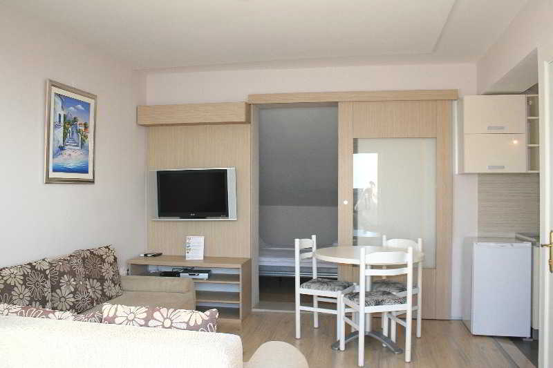 Room
Room
di Apartments Johnny