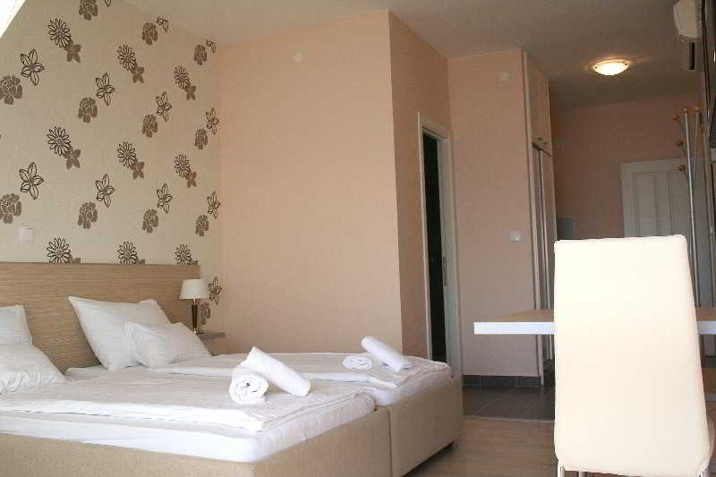 Room
Room
di Apartments Johnny