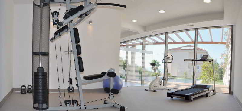 Sports and Entertainment
Sports and Entertainment
di Vila Keti****