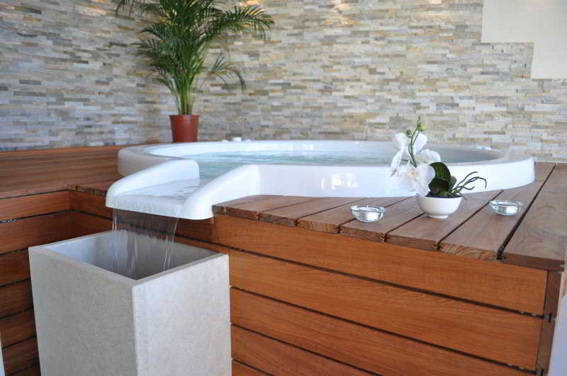 Sports and Entertainment
Sports and Entertainment
di Vila Keti****