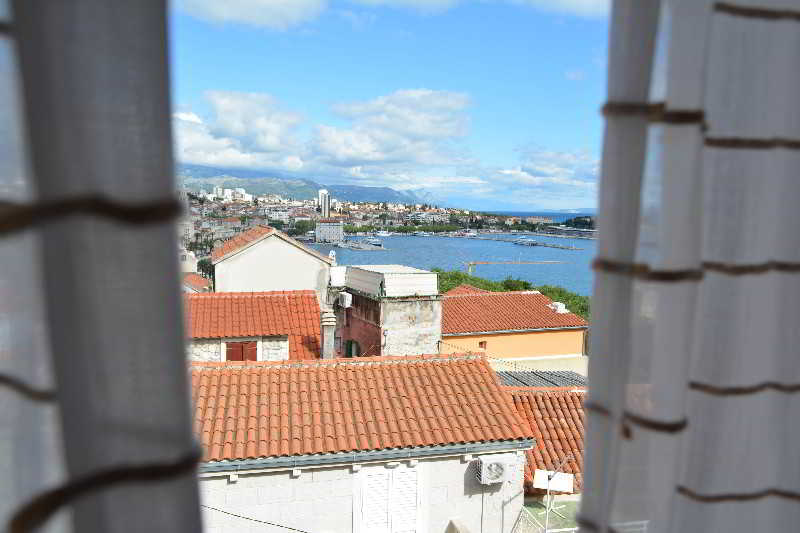 Room
Room
di Split By Apartments