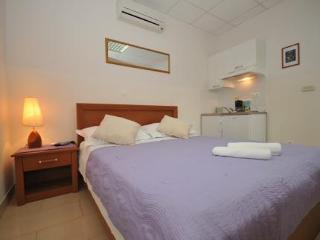 Room
Room
di Rooms & Apartments Buble
