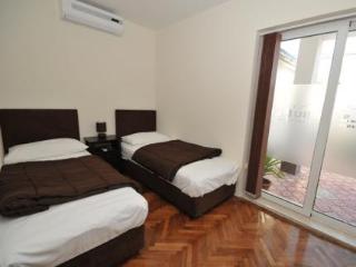 Room
Room
di Rooms & Apartments Buble