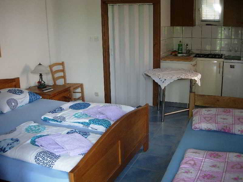 Room
Room
di Apartments Moreta