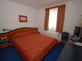 Room
Room
di Hotel Vila Sikaa