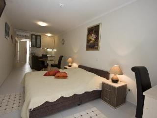 General view
General view
di Apartments Dumicic 4 Star